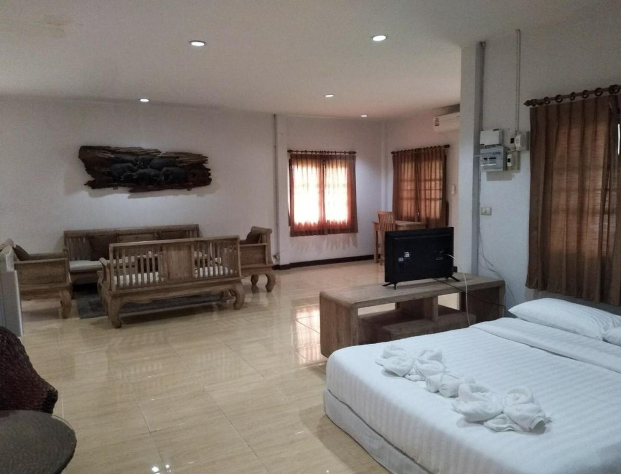Inthanon Riverside Resort Chom Thong Bagian luar foto